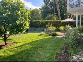 270 qm eigener Garten / 2 Terrassen / 2 Zimmerwhg / EBK / Duplex TG unten Wohnung mieten 81545 München Bild mittel