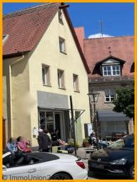 499.000,- für 281 qm Altstadthaus mit 6 Wohn,- + 1 Gewerbeeinheit in 1A Lage und 30.885,- Mietertrag Haus kaufen 91207 Lauf an der Pegnitz Bild mittel