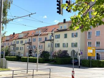 Ab 1.7.25! Helle 1-Raumwohnung mit Singleküche und Balkon in Marienthal! Wohnung mieten 08060 Zwickau Bild mittel
