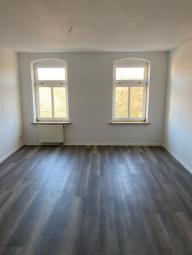 Am Park! Günstige 2,5-Zi. mit Aufzug, Laminat, Abstellraum und Dusche! Wohnung mieten 09130 Chemnitz Bild mittel