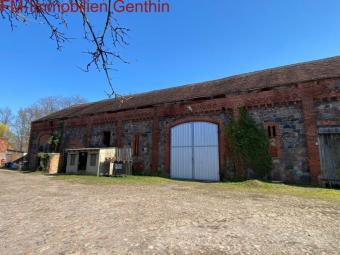 Angeboten wird eine 450 m² große denkmalgeschützte Scheune mit 1694 m² Grundstück Gewerbe kaufen 39307 Genthin Bild mittel