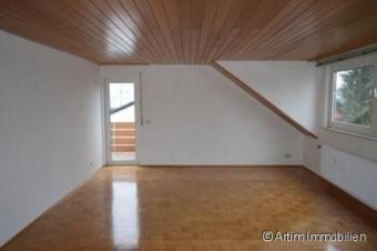 artim-immobilien.de: gemütliche DG Wohnung in 3 Parteien Haus 3Zimmer, Balkon, Wohnung mieten 64347 Griesheim Bild mittel