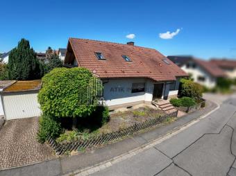 ATIK: Exklusives Ein- bis Zweifamilienhaus auf großem Eck-Grundstück mit möglicher Einliegerwohnung Haus kaufen 69181 Leimen (Rhein-Neckar-Kreis) Bild mittel