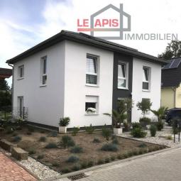 ATTRAKTIVES GRUNDSTÜCK INKL. SCHLÜSSELFERTIGEM NEUBAU (STADTHAUSNEUBAU) IN BEGEHRTER LAGE V. TAUCHA Haus kaufen 04425 Taucha (Landkreis Nordsachsen) Bild mittel