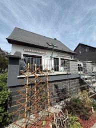 Bezugsfertiges Einfamilienhaus mit großem Blk, Garage, 2 Bädern und sonnigem Grundstück Haus kaufen 09224 Grüna Bild mittel