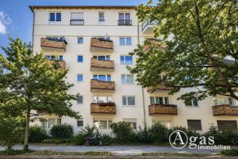 Bezugsfreie 2-Zimmer-Wohnung mit Balkon und Entwicklungspotenzial in Berlin-Schöneberg Wohnung kaufen 10783 Berlin Bild mittel