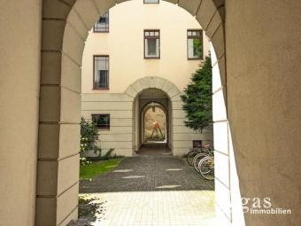 Bezugsfreie Maisonette-Wohnung mit Fahrstuhl im 2. Hinterhof in Berlin-Mitte Wohnung kaufen 10115 Berlin Bild mittel
