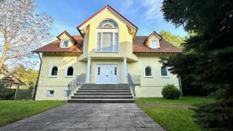 Black Forest Poolvilla Haus kaufen 75378 Bad Liebenzell Bild mittel
