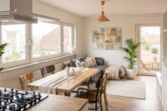 Charmante 2-Zimmer-Wohnung in Frankfurt-Bornheim – 5. Obergeschoss, Aufzug, Balkon & Ausblick Wohnung kaufen 60385 Frankfurt am Main Bild mittel
