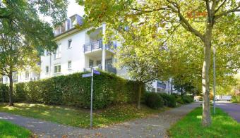 CHARMANTE DG-3-RWG M. EBK, BAD, BALKON UND TG-STELLPL. IN GRÜNER U. BELIEBTER LAGE V. LPZ.-LAUSEN Wohnung kaufen 04207 Leipzig Bild mittel