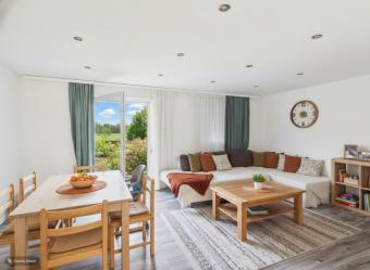 Charmantes Reihenmittelhaus mit Garten und umfangreicher Sanierung Haus kaufen 66126 Saarbrücken Bild mittel
