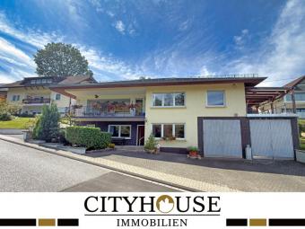 CITYHOUSE: Großzügiges 2-Familienhaus mit Garten und 3 Garagen. Haus kaufen 57537 Wissen Bild mittel