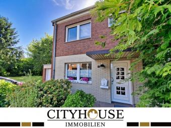 CITYHOUSE: Schöne, gepflegte Doppelhaushälfte, mit großem Garten, Kamin, Garage und Stellplatz Haus kaufen 50259 Pulheim Bild mittel