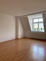 DG 3-Zimmer mit Balkon, Wanne, Abstellraum und Laminat in ruhiger Lage! EBK mgl. Wohnung mieten 09131 Chemnitz Bild mittel