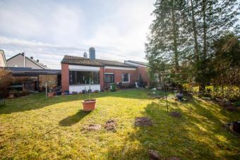 DIETZ: Bungalow mit 4 Zimmern in TOP-Randlage von Dieburg mit Garage / Car-Port und Keller Haus kaufen 64807 Dieburg Bild mittel