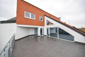 DIETZ: Moderne und lichtdurchflutete Büroetage im 2. Obergeschoss mit über 40m² großen Dachterrasse! Gewerbe mieten 64832 Babenhausen Bild mittel