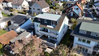 DIETZ: Sanierte und großzügige 2-Zimmer-Dachwohnung mit Toller Gaube und Dachterrasse - Randlage! Wohnung mieten 64859 Eppertshausen Bild mittel