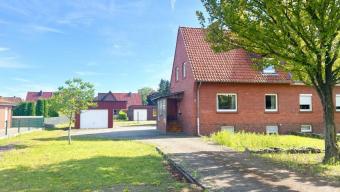 Doppelhaushälfte mit Potenzial, zahlreichen Nutzungsmöglichkeiten und vielfältigen Nebengebäuden Haus kaufen 49824 Emlichheim Bild mittel
