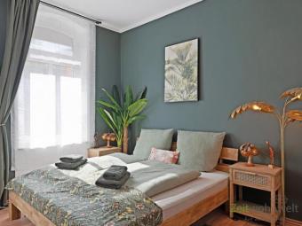 (EF1309_M) Halle: Innenstadt, möbliertes Apartment mit Stellplatz, sep. Küche, Balkon und Blick auf die Saale Wohnung mieten 06110 Halle (Saale) Bild mittel