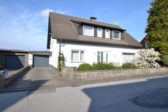 Ein- bis Zweifamilienhaus in ruhiger Ortsrandlage - Fernsicht inklusive! Haus kaufen 37632 Eschershausen Bild mittel