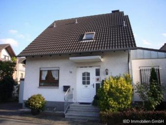 Ein Haus voller Musik in allen 4 Wänden
Einfamilienhaus in Rheinnähe
mit hübschem kleinem Garten Haus kaufen 50389 Wesseling Bild mittel
