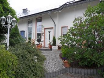 Einfamilienhaus in Zell an der Mosel Haus kaufen 56856 Zell (Mosel) Bild mittel