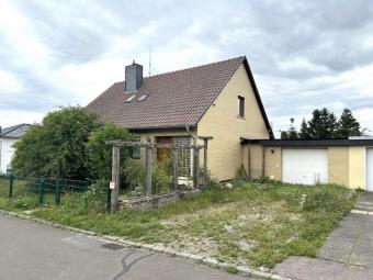 Einfamilienwohnhaus im kleinen Ort Nähe Kirchberg (2,5 km) mit großem Garten u. Garage Haus kaufen 55481 Kirchberg (Hunsrück) Bild mittel