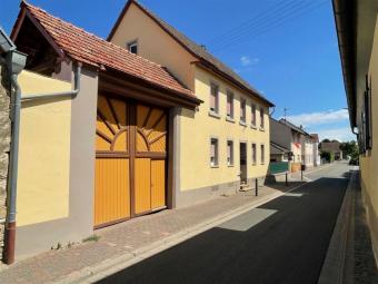 EUPORA® Immobilien: Ehemaliger Bauernhof mit Hof, Scheuen und Garten in Gauersheim. Haus kaufen 67294 Gauersheim Bild mittel