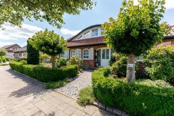 Exklusives Wohnhaus in Nordhorn-Neuberlin - Stil, Komfort und Gartenparadies vereint Haus kaufen 48529 Nordhorn Bild mittel