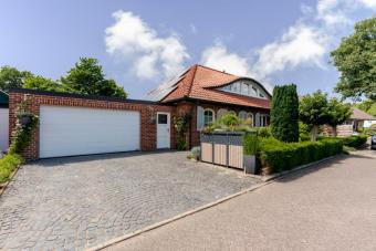 Exklusives Wohnhaus in Nordhorn-Neuberlin - Stil, Komfort und Gartenparadies vereint Haus kaufen 48529 Nordhorn Bild mittel