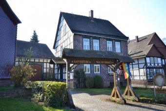 Fachwerkhaus mit Wohnung und Café sowie Scheune! Haus kaufen 37639 Bevern (Landkreis Holzminden) Bild mittel