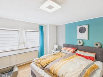 Freistehendes Einfamilienhaus – 4-Zimmer-Wohlfühloase in ruhiger Lage mit 120 m² Wohnfläche! Haus kaufen 66125 Saarbrücken Bild mittel