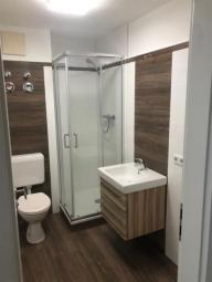 Frisch renovierte 2-Zimmer mit EBK und neuem Bad in beliebter Lage! TG mgl.! Wohnung mieten 09125 Chemnitz Bild mittel