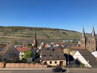 Frisch renovierte 3-Zimmer Wohnung mit 2 Rheinblick-Balkonen in Bingerbrück Wohnung kaufen 55411 Bingen am Rhein Bild mittel