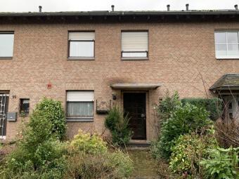 „Für Macher mit Vision ... Reihenmittelhaus in Bestlage wartet auf neues Leben“ Haus kaufen 47906 Kempen Bild mittel