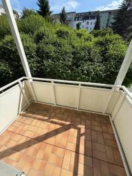Gemütliche 2-Zimmer mit Balkon, Laminat und Dusche in ruhiger Lage Wohnung mieten 09130 Chemnitz Bild mittel