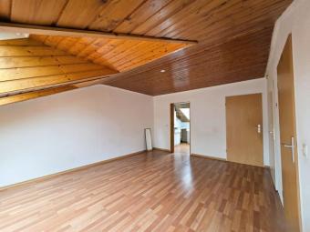 Gemütliche 2-Zimmer-Wohnung im Dachgeschoss – ruhig & hell Wohnung kaufen 72411 Bodelshausen Bild mittel