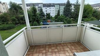 Gemütliche 3-Zimmer mit Balkon, Laminat und Wannenbad in ruhiger Lage Wohnung mieten 09130 Chemnitz Bild mittel