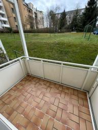 Gemütliche 3-Zimmer mit Balkon, Laminat und Wannenbad in ruhiger Lage Wohnung mieten 09130 Chemnitz Bild mittel