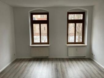 Gemütliche 3-Zimmer mit Laminat, Balkon und Wannenbad in zentraler Lage! Wohnung mieten 09130 Chemnitz Bild mittel