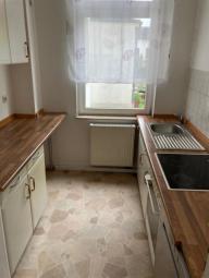 Gemütliche 3-Zimmer mit Laminat, Wannenbad und Einbauküche in guter Lage! Wohnung mieten 09116 Chemnitz Bild mittel