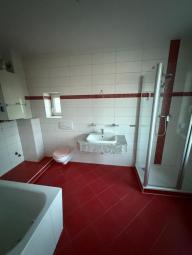 Gemütliche 3,5-Zimmer mit Laminat, SP, Wanne und Dusche in guter Lage! Wohnung mieten 08393 Meerane Bild mittel