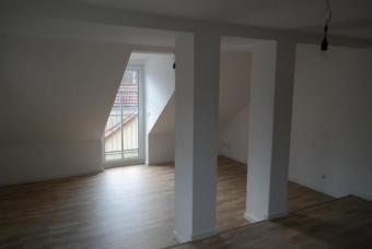 Gemütliche DG 2-Zimmer mit Laminat, Balkon, EBK und Wannenbad in ruhiger Lage! Wohnung mieten 08141 Reinsdorf (Landkreis Zwickau) Bild mittel