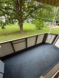 Gemütliche und vermietete 3-Zimmer mit Laminat, Balkon, Stellplatz und Wannenbad in ruhiger Lage! Wohnung kaufen 09120 Chemnitz Bild mittel