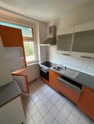 Gemütliche und vermietete DG 2-Zimmer mit Laminat und EBK in guter Lage Wohnung kaufen 09130 Chemnitz Bild mittel