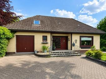 Gepflegter Bungalow mit Terrasse, Garten und Garage in Schalkholz zu verkaufen Haus kaufen 25782 Schalkholz Bild mittel
