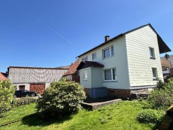 Gepflegter ehemaliger Hof mit Nebengebäuden und großem Grundstück Haus kaufen 35327 Ulrichstein Bild mittel