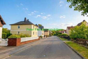 gepflegtes Einfamilienhaus mit Pool, großem Garten und 2 Garagen Haus kaufen 04683 Naunhof Bild mittel
