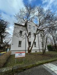 Große 3-Zimmer mit Wanne, Dusche, sep. WC, Terrasse und Laminat in guter Lage! Wohnung mieten 09120 Chemnitz Bild mittel