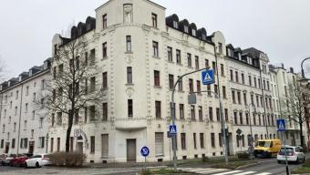 Große DG 3-Zimmer mit Laminat, Wanne, Dusche und Aufzug in zentraler Lage! EBK mgl. Wohnung mieten 09130 Chemnitz Bild mittel